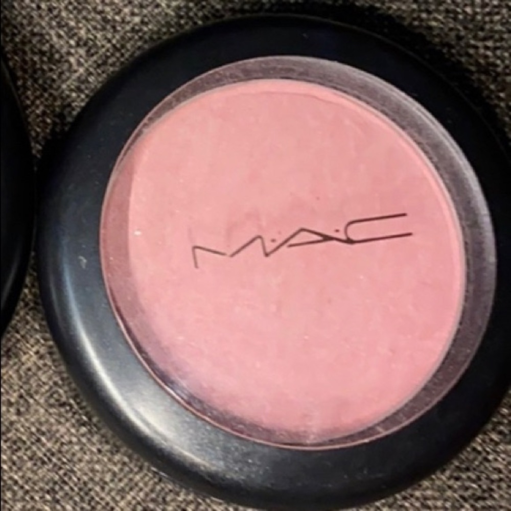 MAC Well Dressed blush